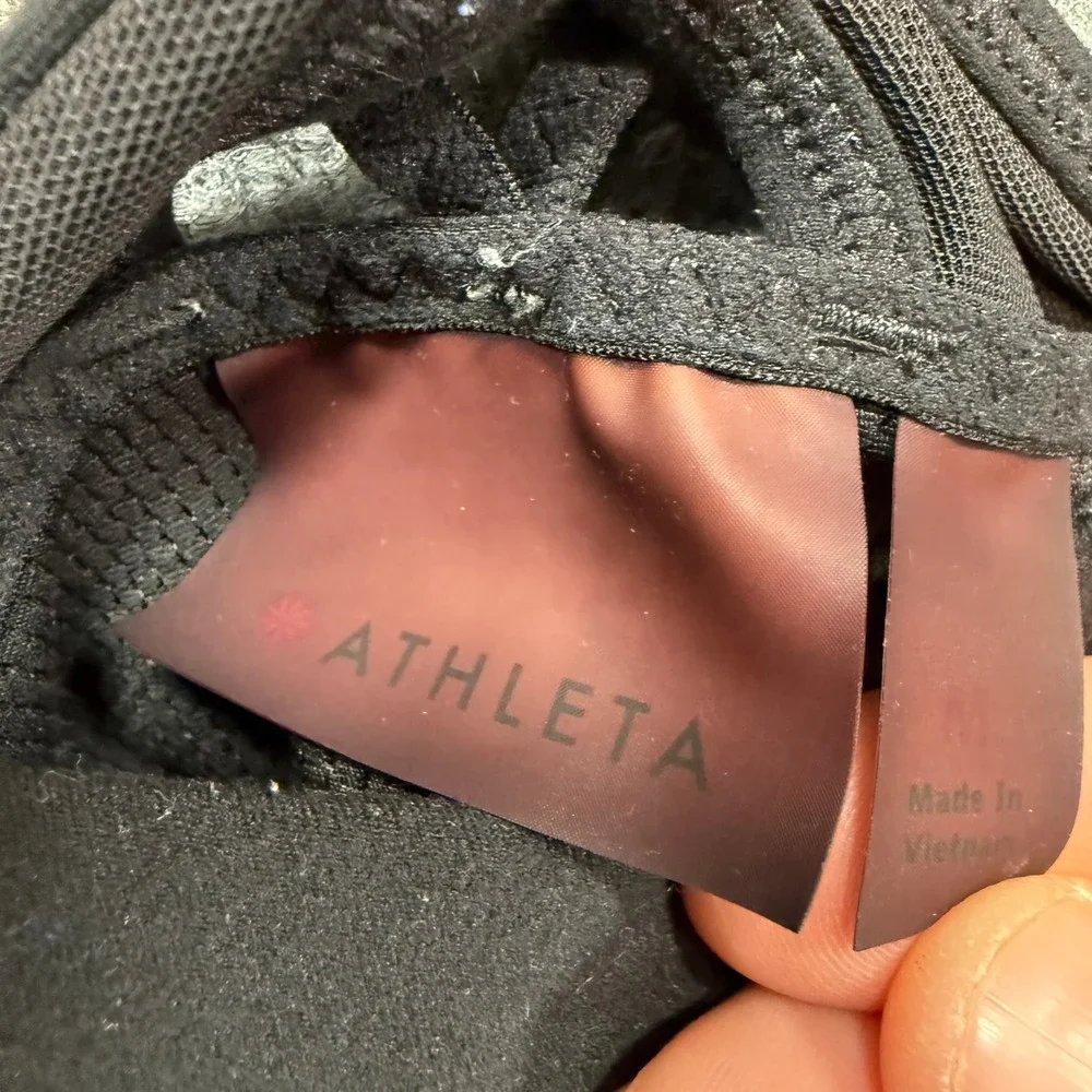 Athleta‎ Sports Bra Womens Medium Black Strappy Cross Back Yoga Gym Fitness